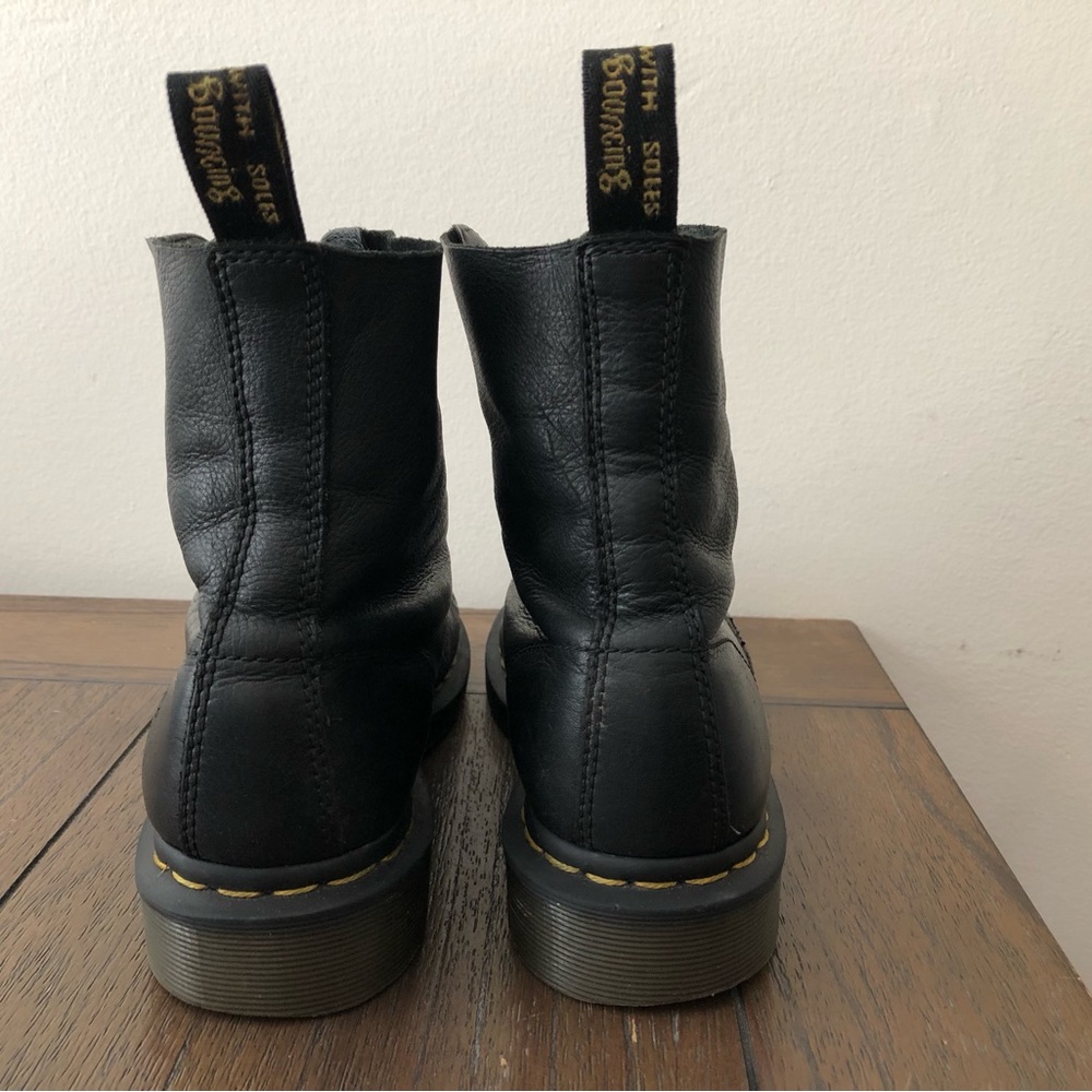 Womens Dr. Martens Boots size 7 - Picture 5 of 12